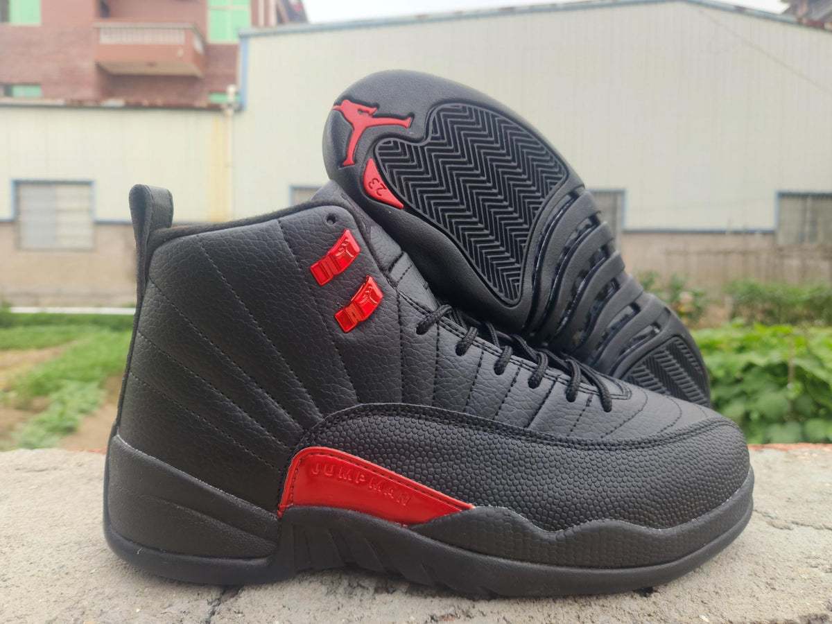 Air Jordan 12 – Royalty