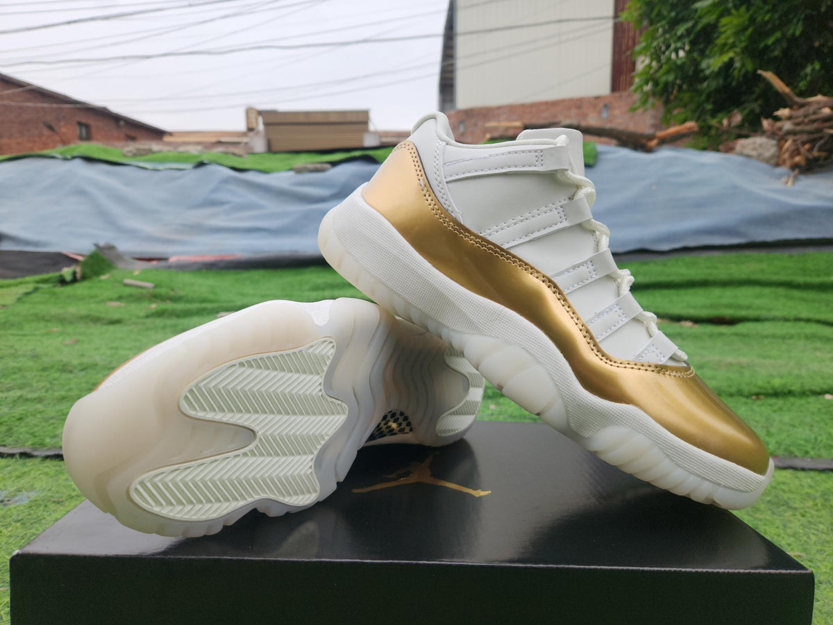 Air Jordan 11 Low – White/Gold