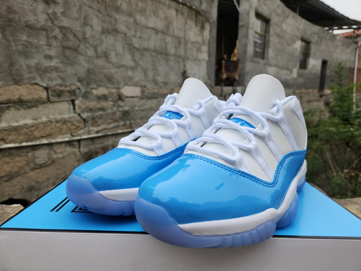 Air Jordan 11 Low – University Blue