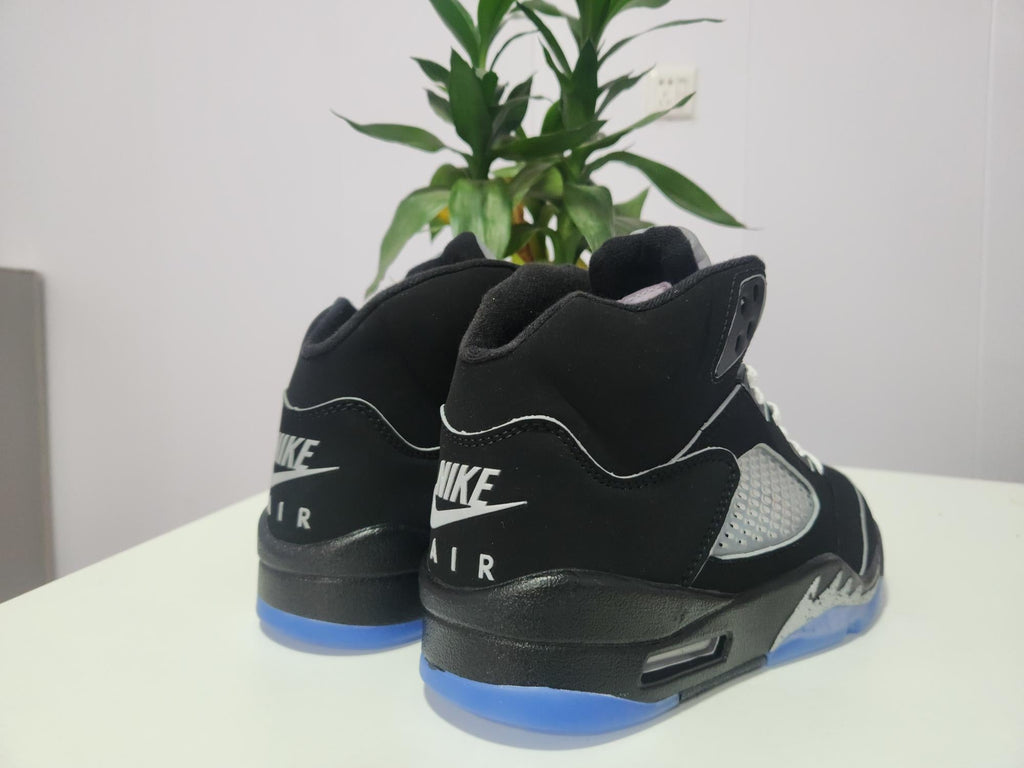 Air Jordan 5 Retro – Black/Silver ("Black Metallic")