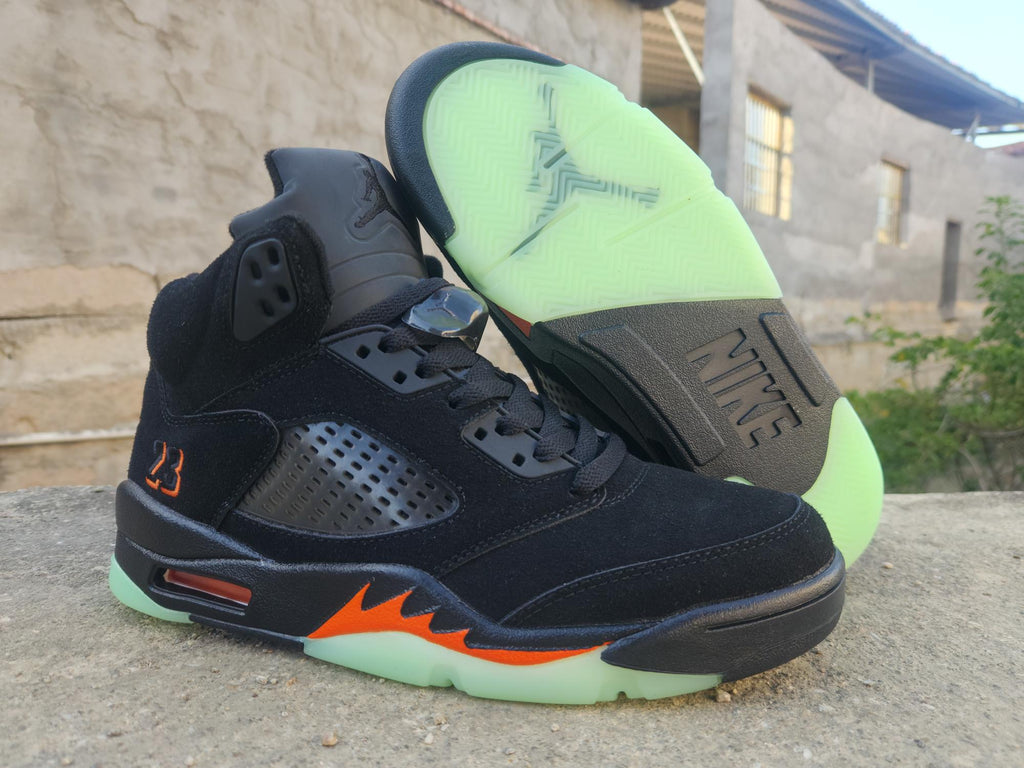 Air Jordan 5 – Halloween