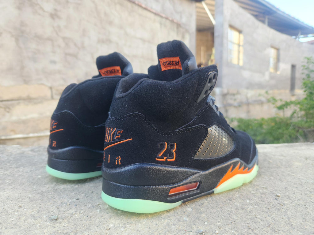 Air Jordan 5 – Halloween
