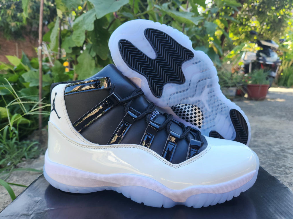 Air Jordan 11 Retro – White/Black