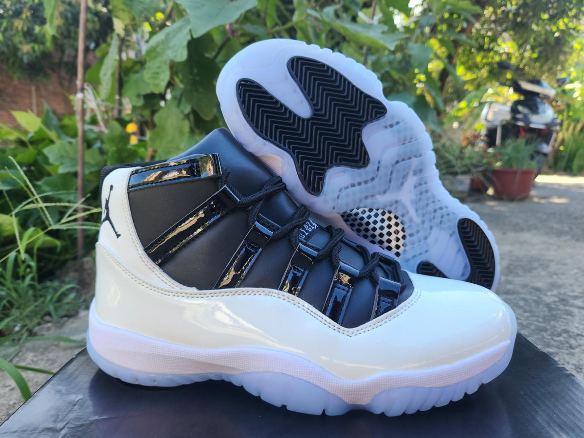 Air Jordan 11 Retro – White/Black