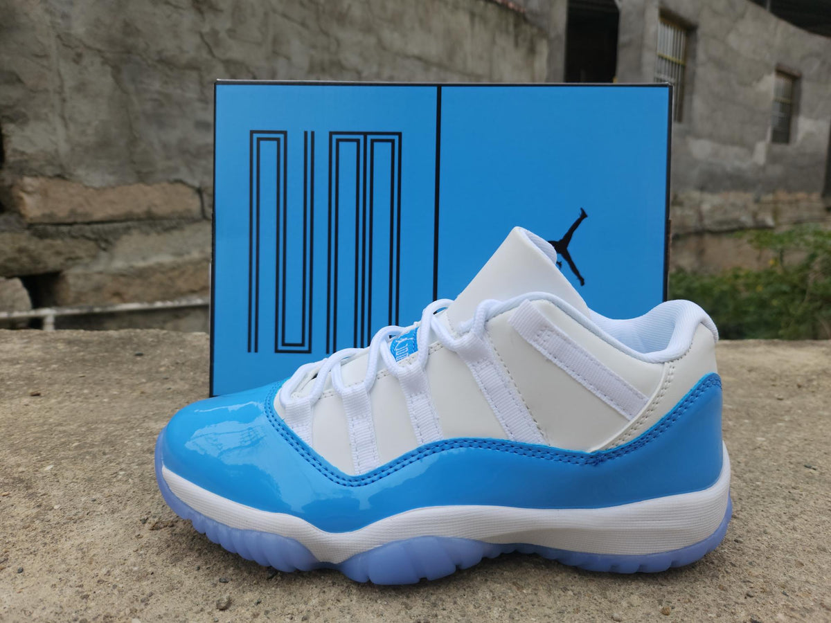 Air Jordan 11 Low – University Blue
