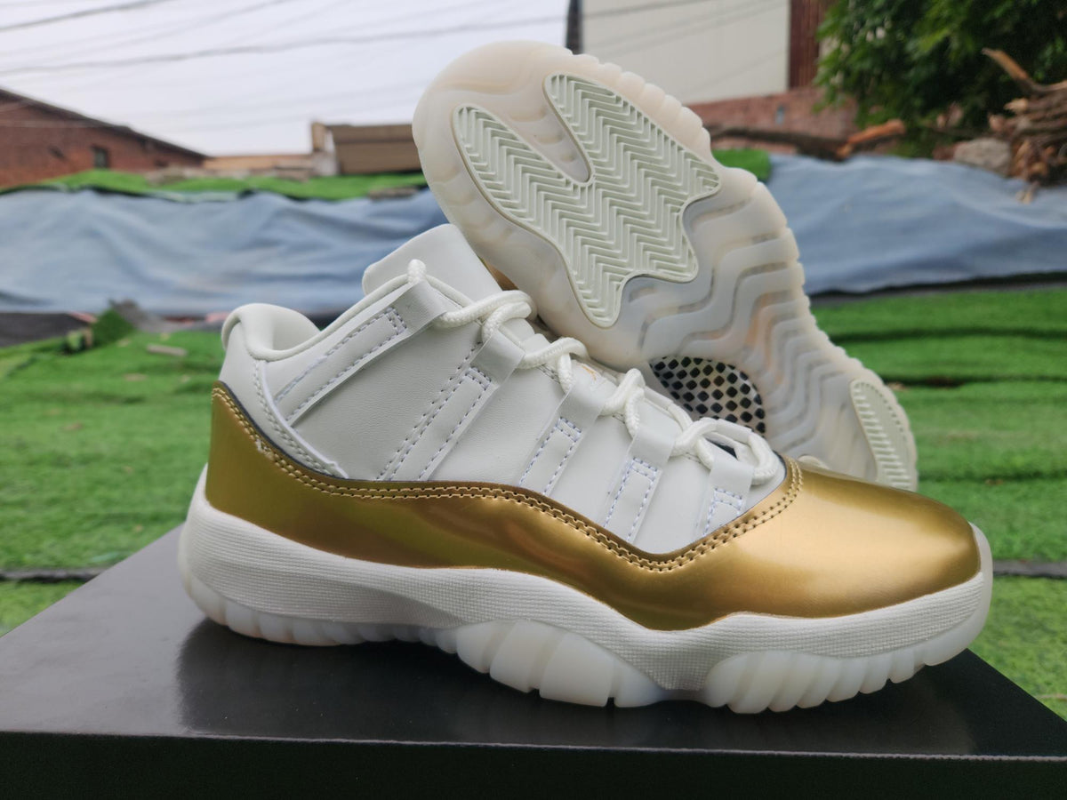 Air Jordan 11 Low – White/Gold
