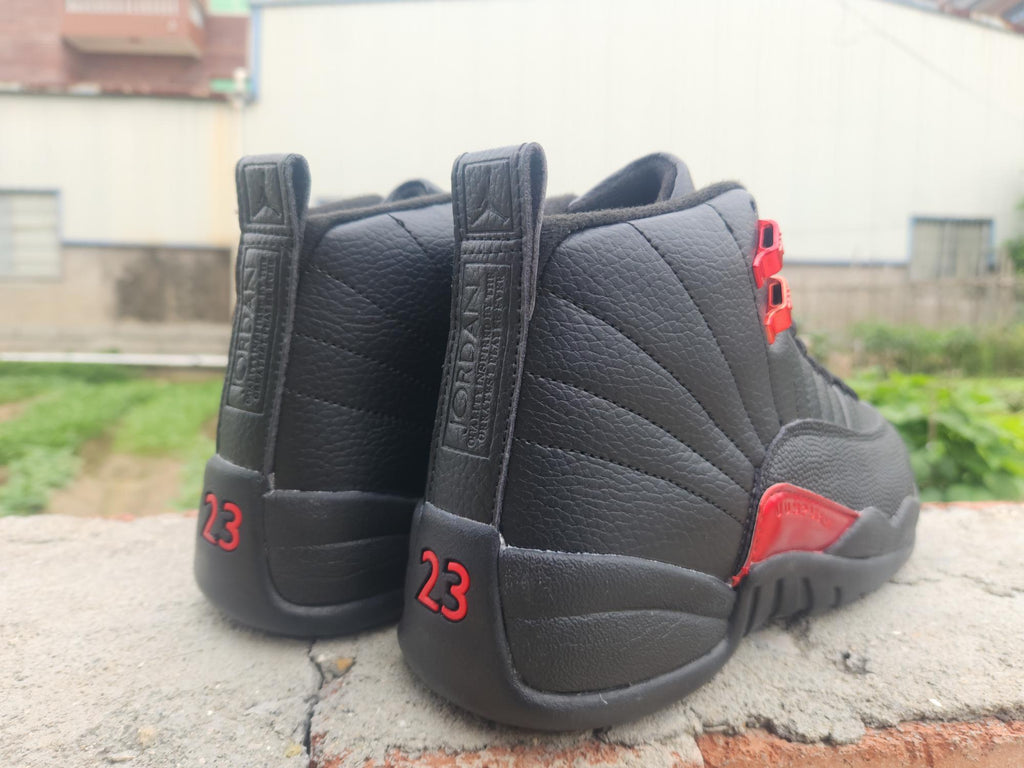 Air Jordan 12 – Royalty