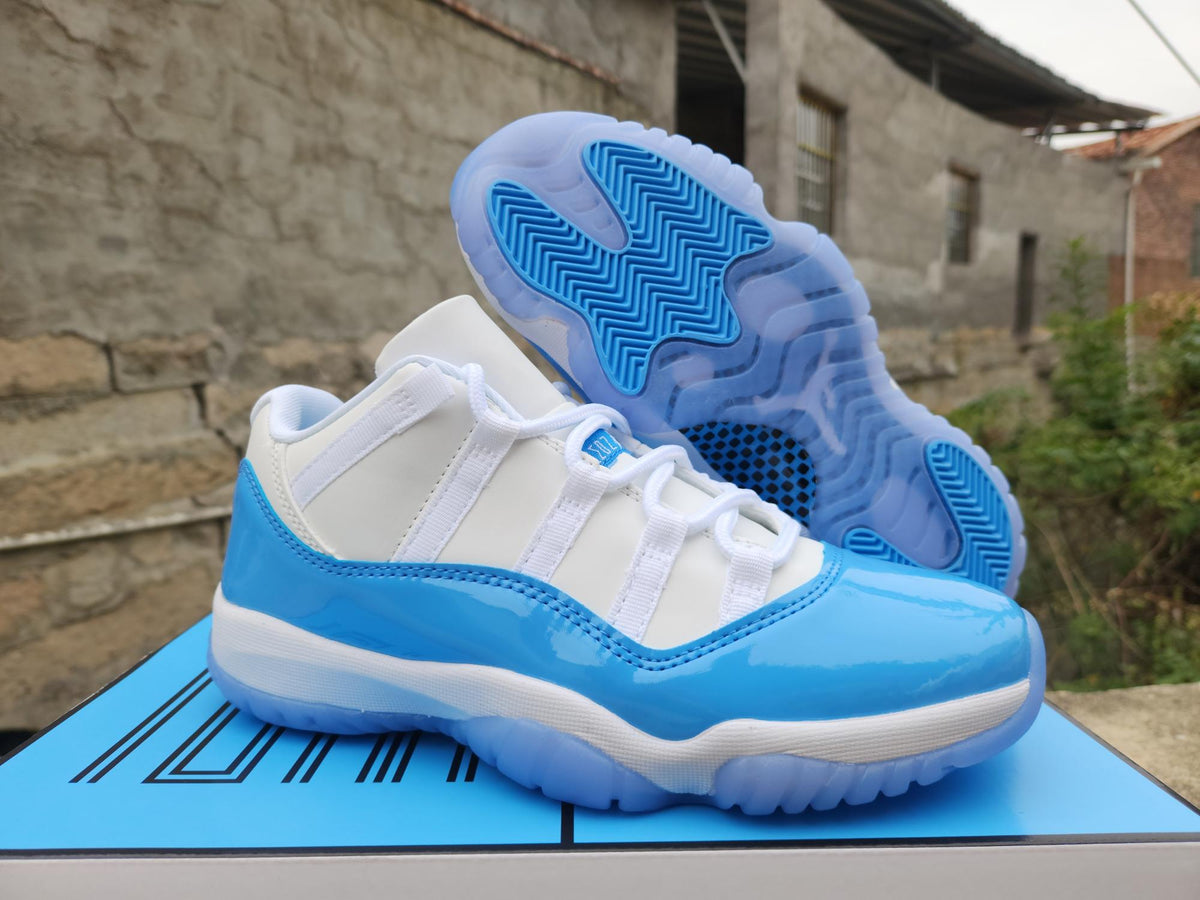 Air Jordan 11 Low – University Blue