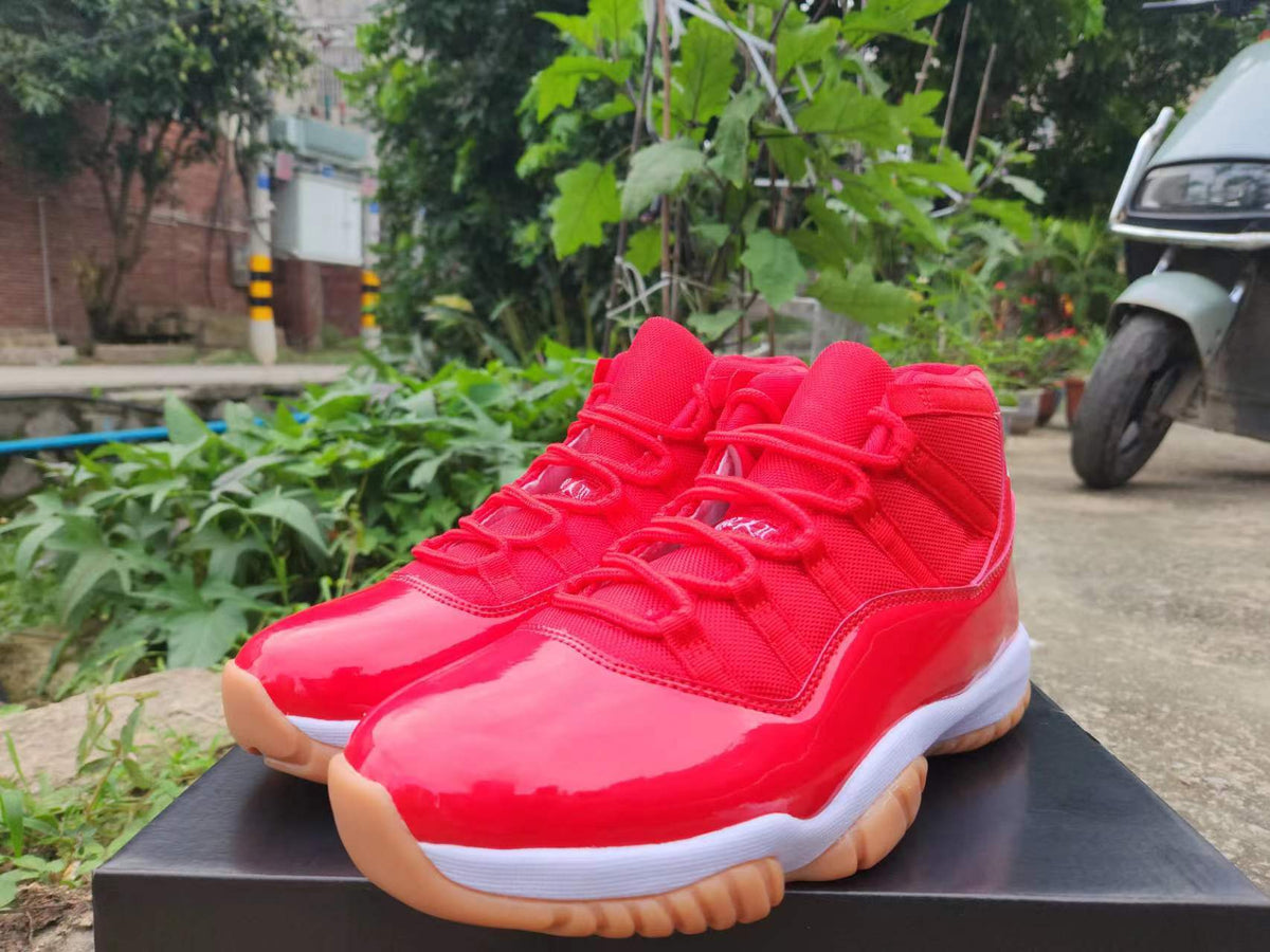 Air Jordan 11 Retro – Red