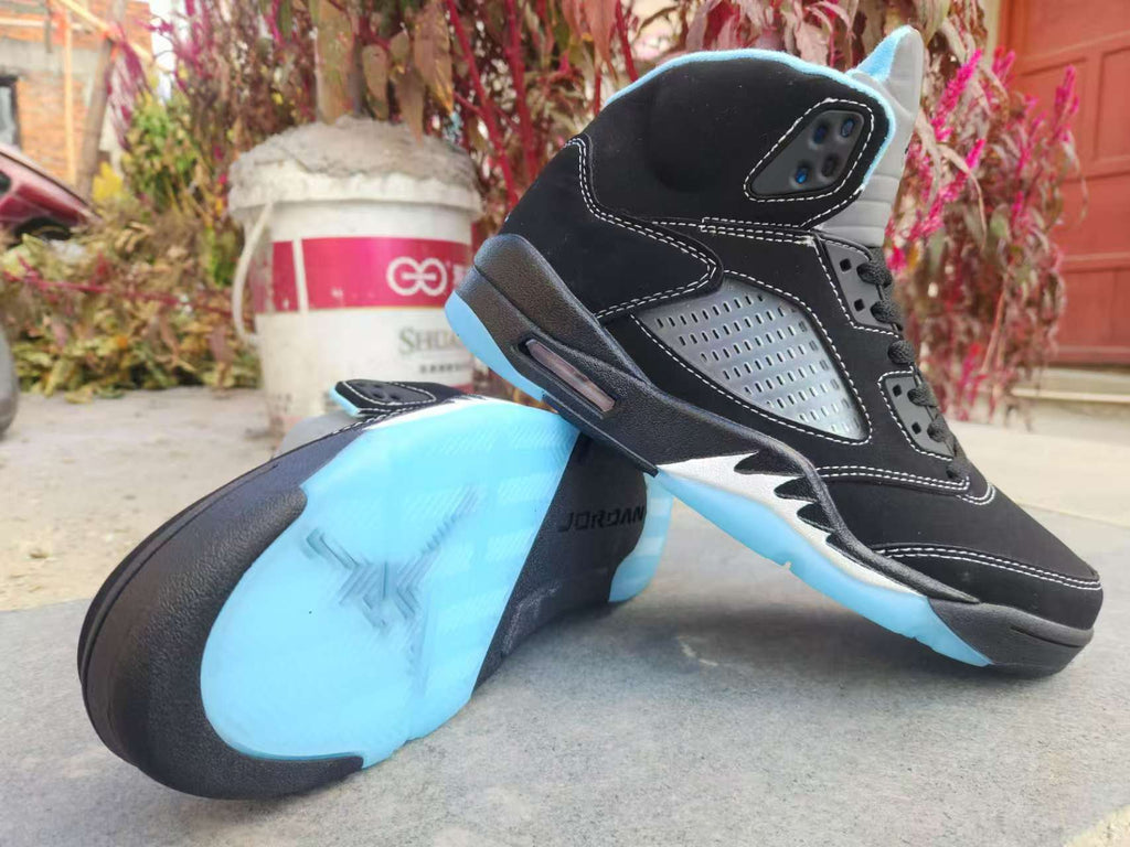 Air Jordan 5 Low – Black/University Blue