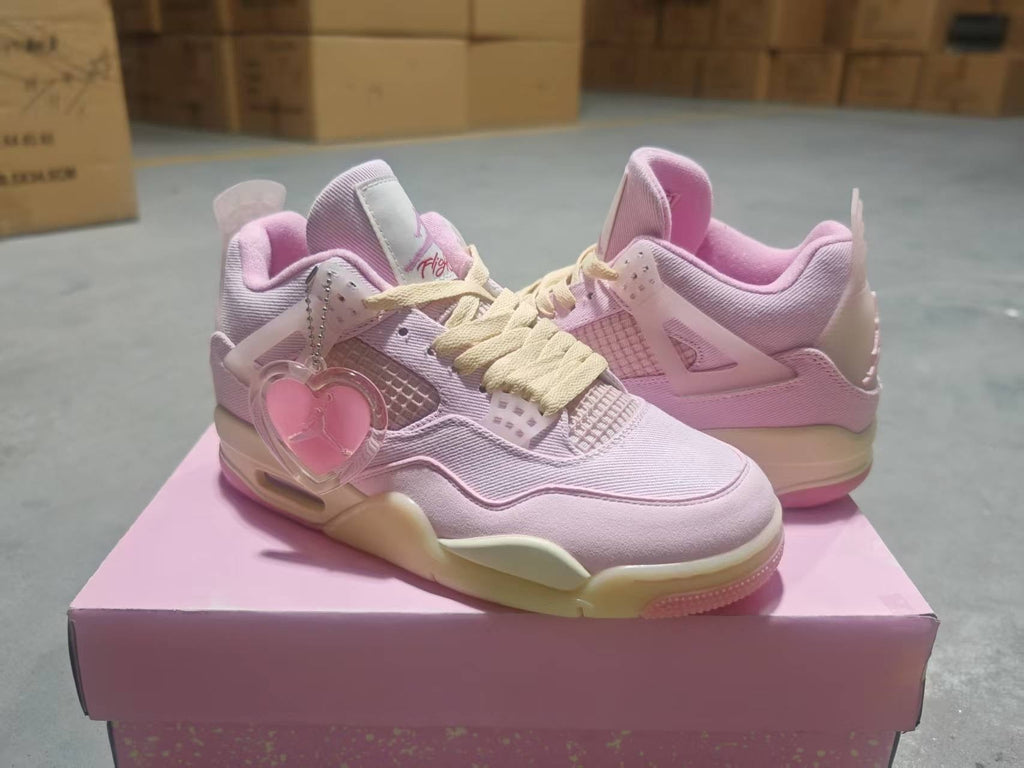 Air Jordan 4 – Carmine