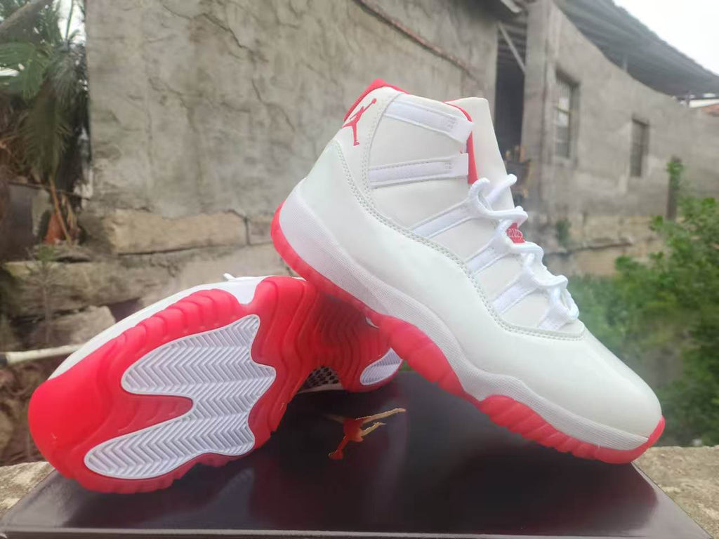 Air Jordan 11 – White/Red