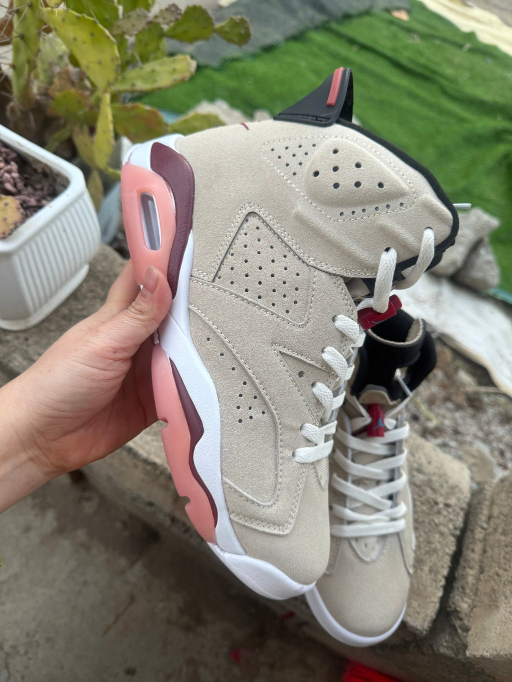 Air Jordan 6 – White/Brown