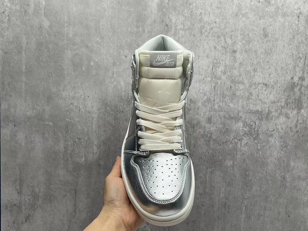 Air Jordan 1 Retro High OG – Metallic Silver
